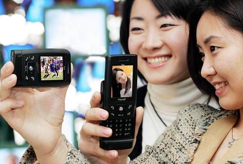 Компания Samsung выпустила тончайший DMB-телефон SCH-B340