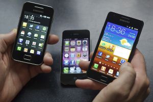 Долгая борьба телефонов и смартфонов