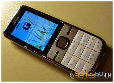 Nokia C5: первая информация о бизнес-смартфоне